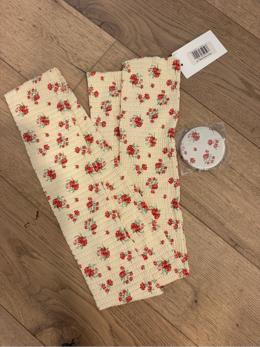 NEW Dippin Daisy’s Seville Skinny Scarf. Rosa Rojas. Compact Mirror. Red Flowers